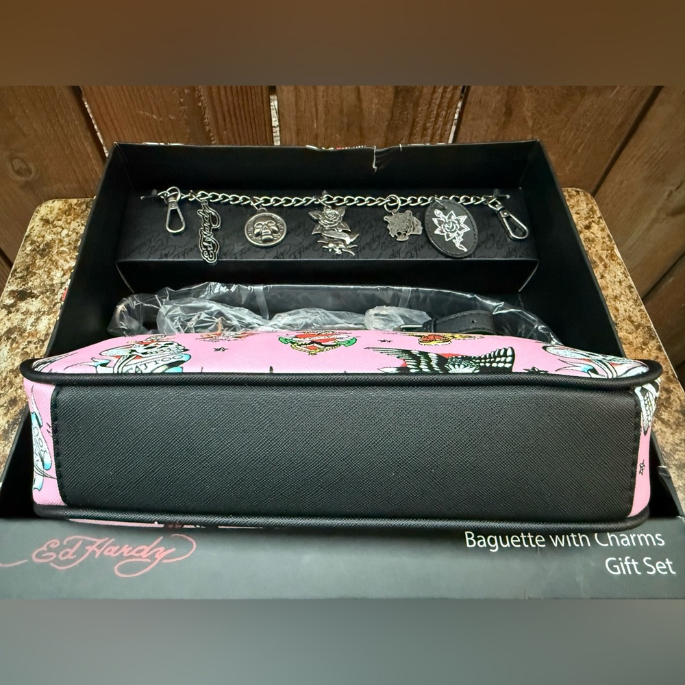Ed Hardy Blush Baguette With Charms Gift Set - Picture 7 of 11